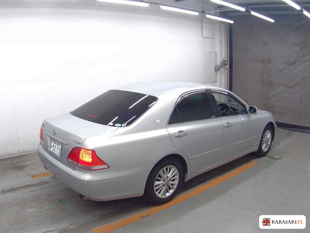 Toyota Crown 2005 z aukcji japońskiej