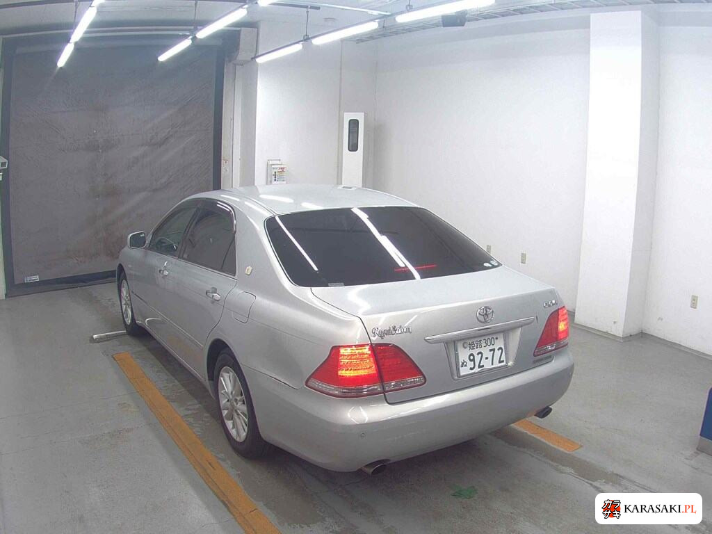 Toyota Crown 2005 z aukcji japońskiej