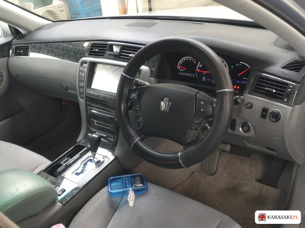 Toyota Crown 2005 z aukcji japońskiej