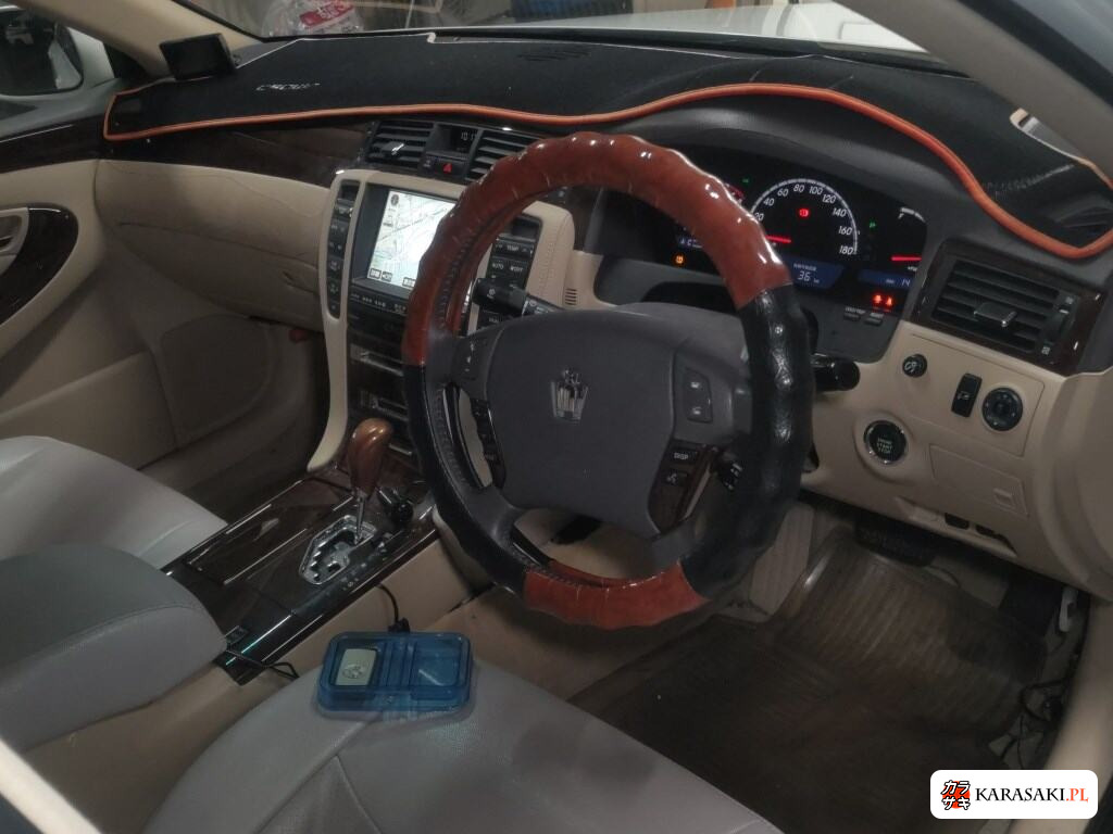 Toyota Crown 2007 z aukcji japońskiej