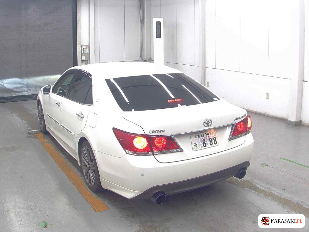 Toyota Crown 2014 z aukcji japońskiej