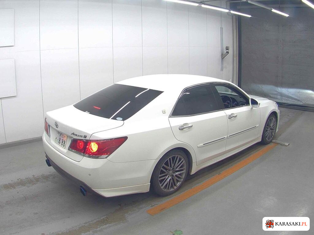 Toyota Crown 2014 z aukcji japońskiej