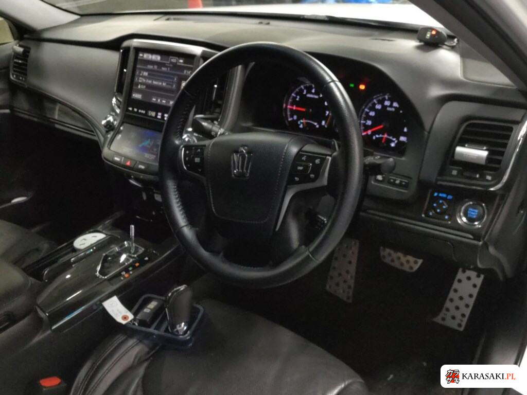 Toyota Crown 2014 z aukcji japońskiej