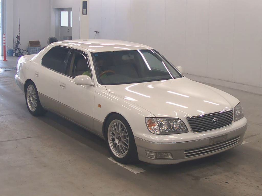 Toyota Celsior 1997 z aukcji japońskiej