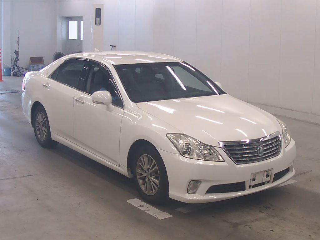 Toyota Crown 2011 z aukcji japońskiej
