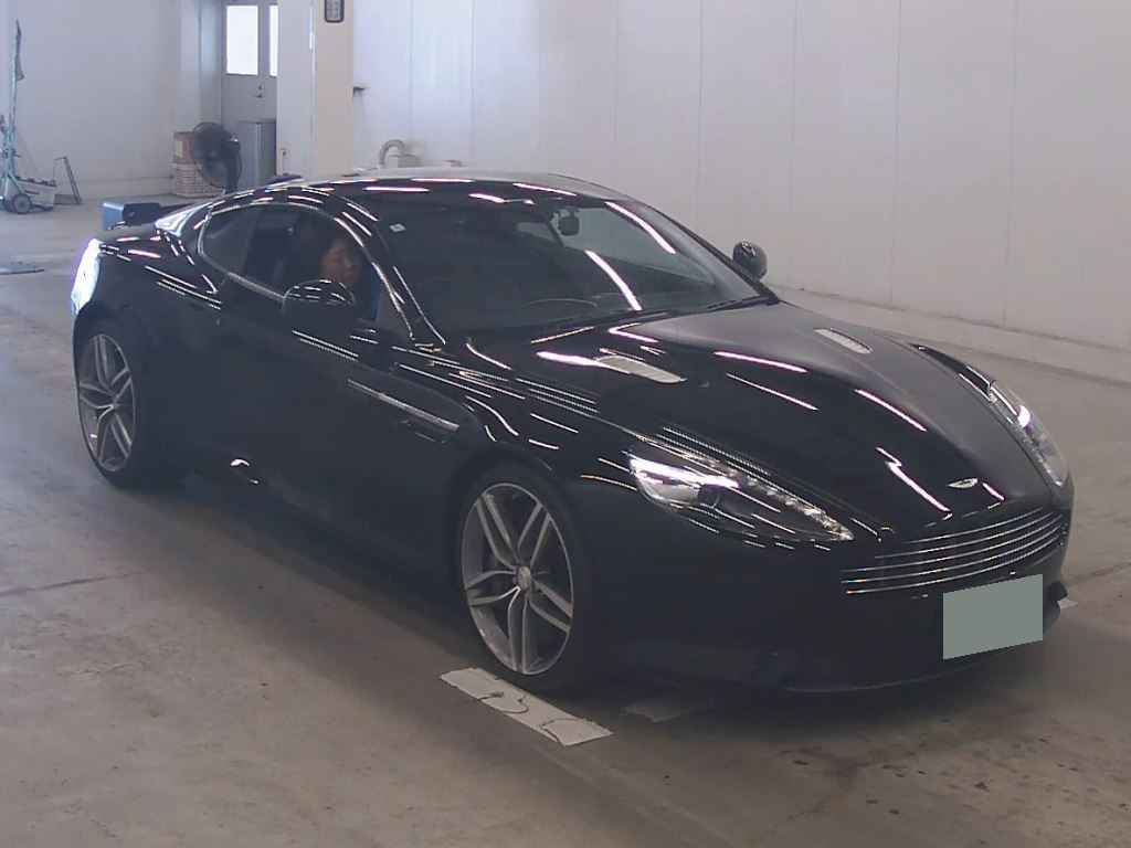 Aston Martin DB9 2013 z aukcji japońskiej
