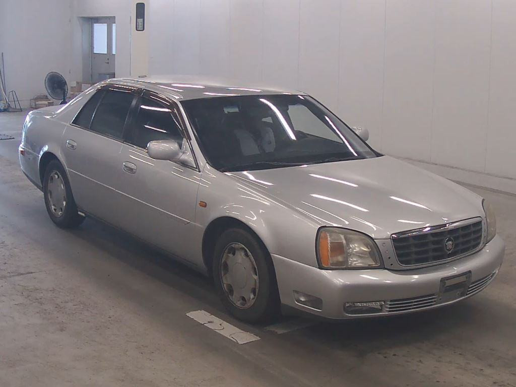 Cadillac De Ville 2001 z aukcji japońskiej