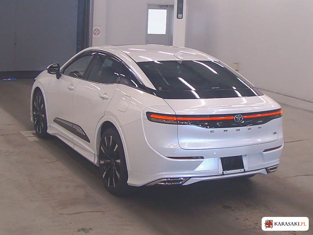 Toyota Crown Crossover 2023 z aukcji japońskiej