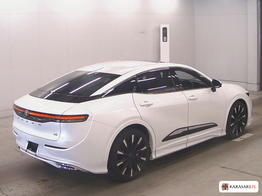 Toyota Crown Crossover 2023 z aukcji japońskiej