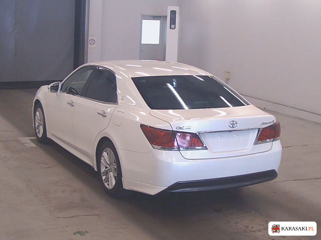 Toyota Crown 2013 z aukcji japońskiej