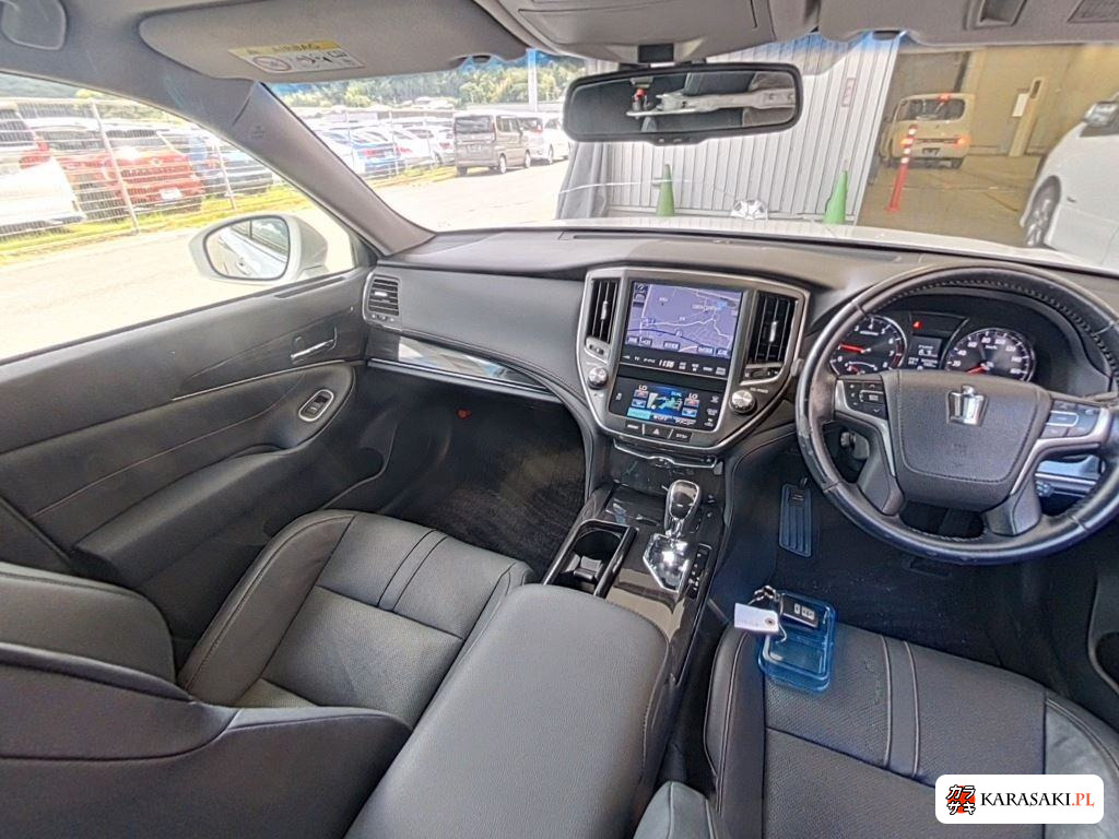Toyota Crown 2013 z aukcji japońskiej