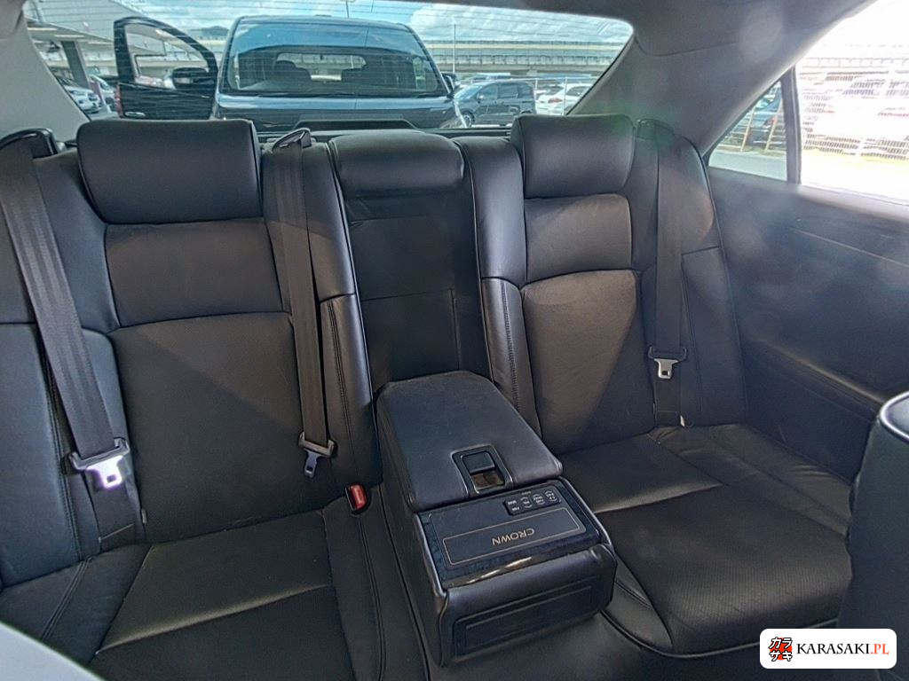 Toyota Crown 2005 z aukcji japońskiej