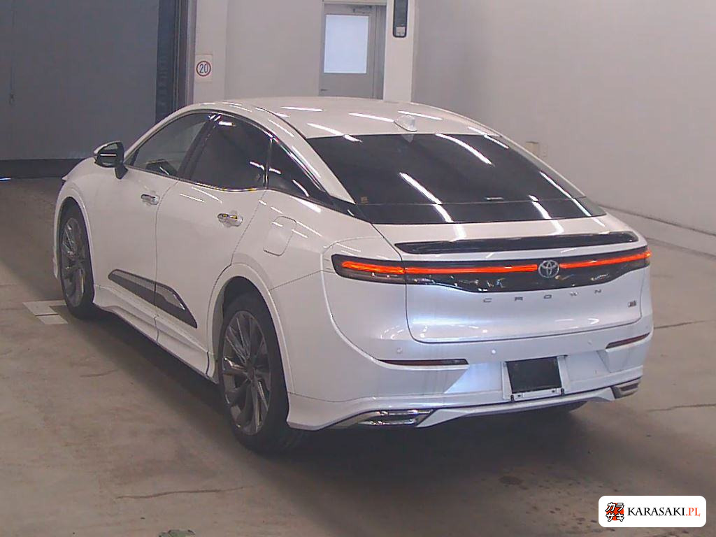 Toyota Crown Crossover 2023 z aukcji japońskiej