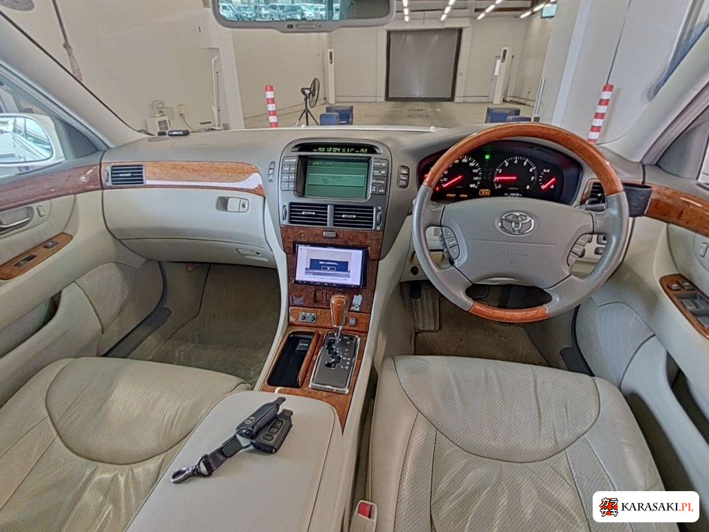 Toyota Celsior 2002 z aukcji japońskiej