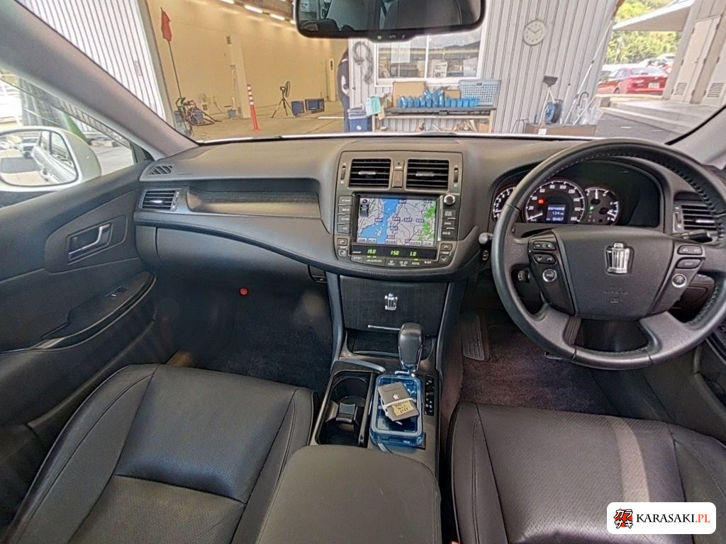 Toyota Crown 2008 z aukcji japońskiej