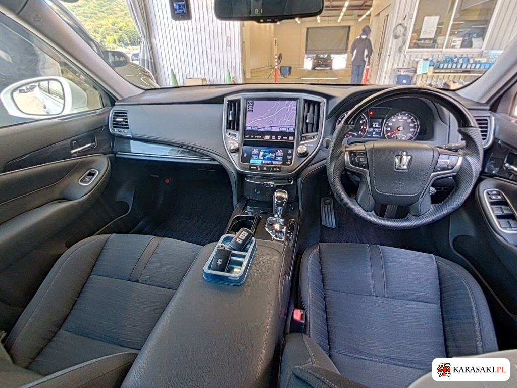 Toyota Crown 2013 z aukcji japońskiej