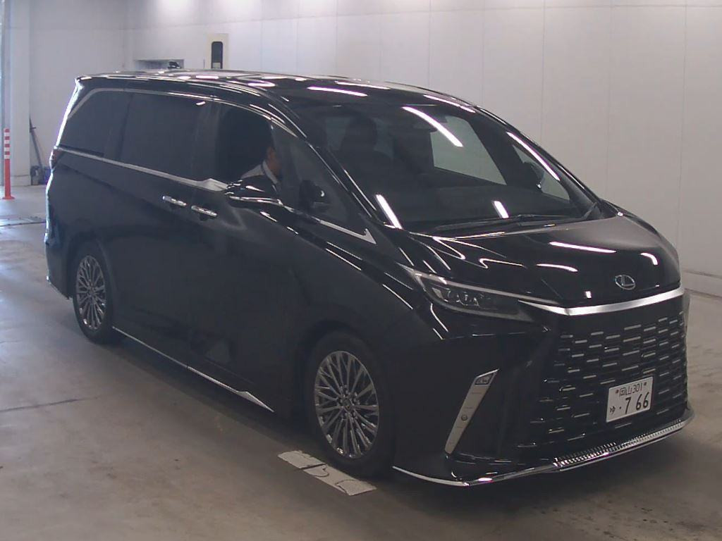 Lexus LM 2025 z aukcji japońskiej