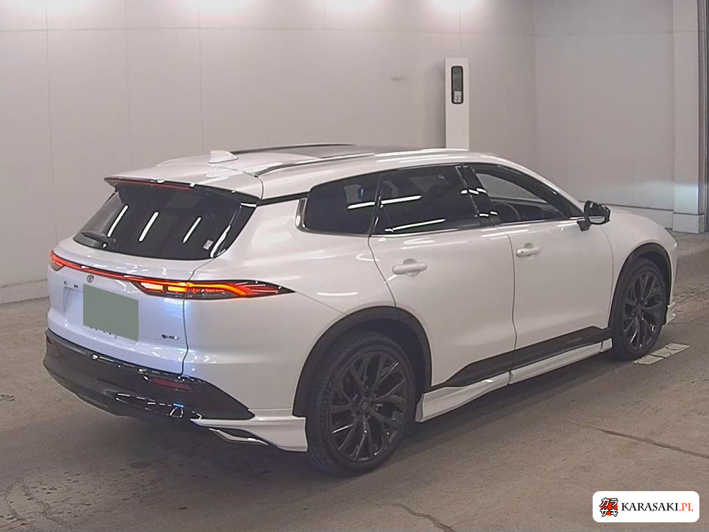 Toyota Crown Estate 2025 z aukcji japońskiej