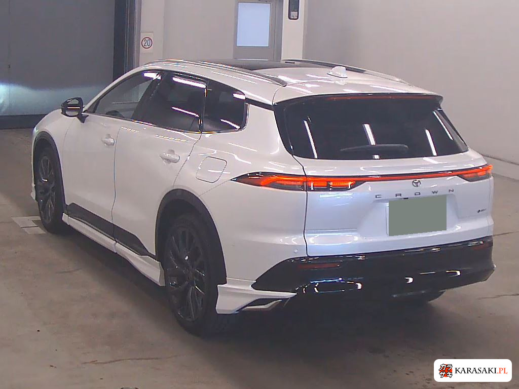 Toyota Crown Estate 2025 z aukcji japońskiej