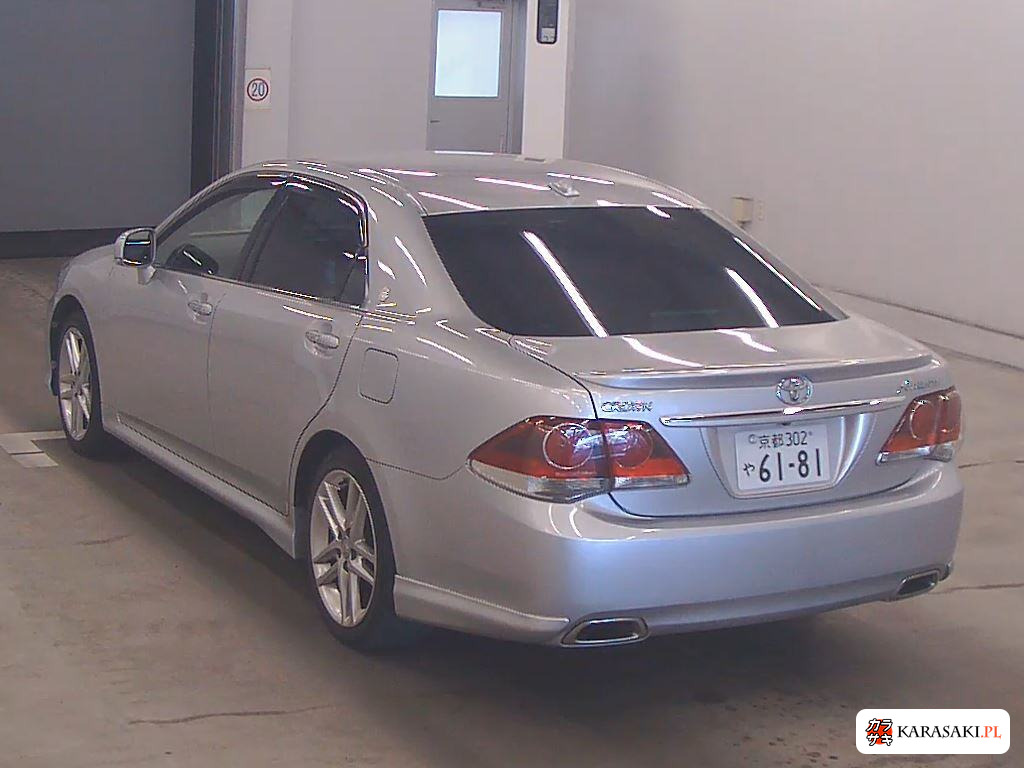 Toyota Crown 2012 z aukcji japońskiej