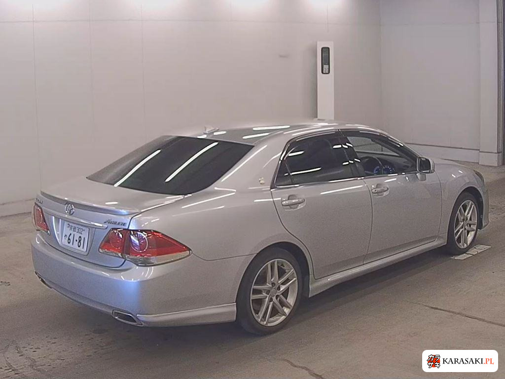 Toyota Crown 2012 z aukcji japońskiej