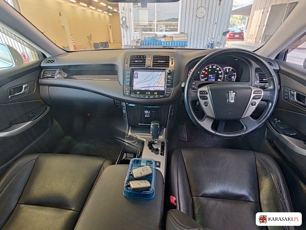 Toyota Crown 2012 z aukcji japońskiej