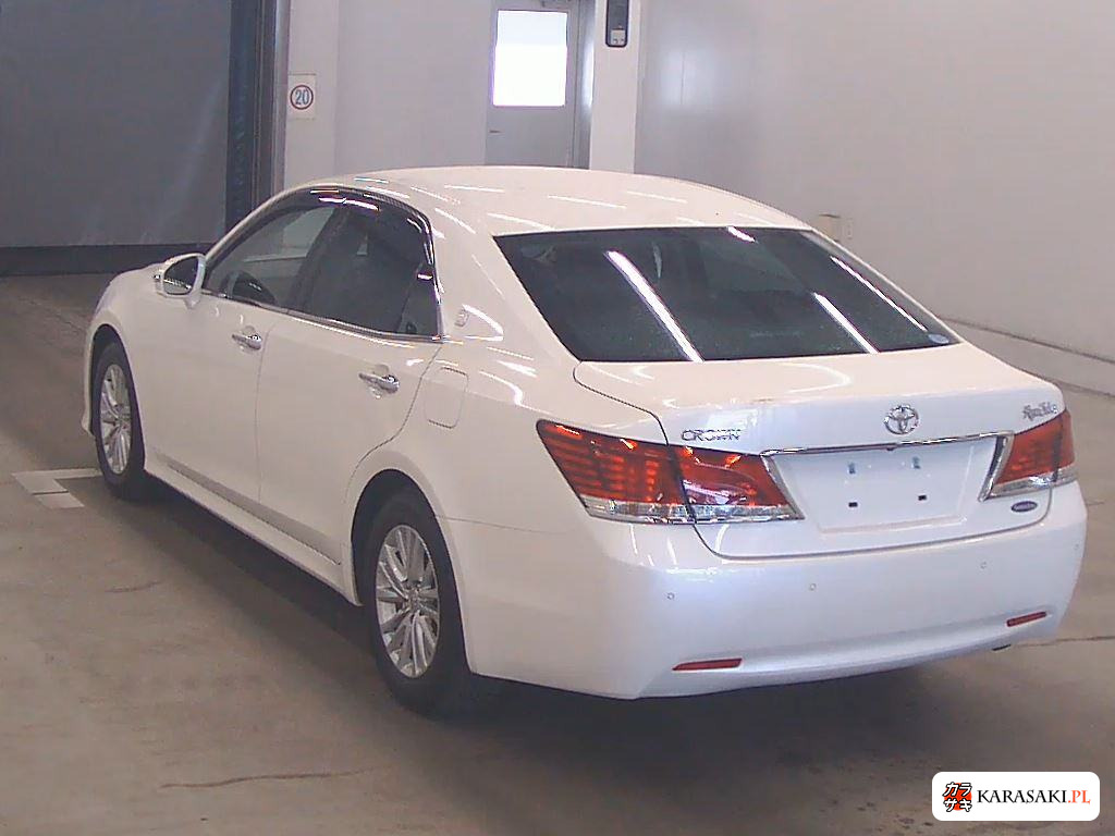 Toyota Crown 2015 з японського аукціону