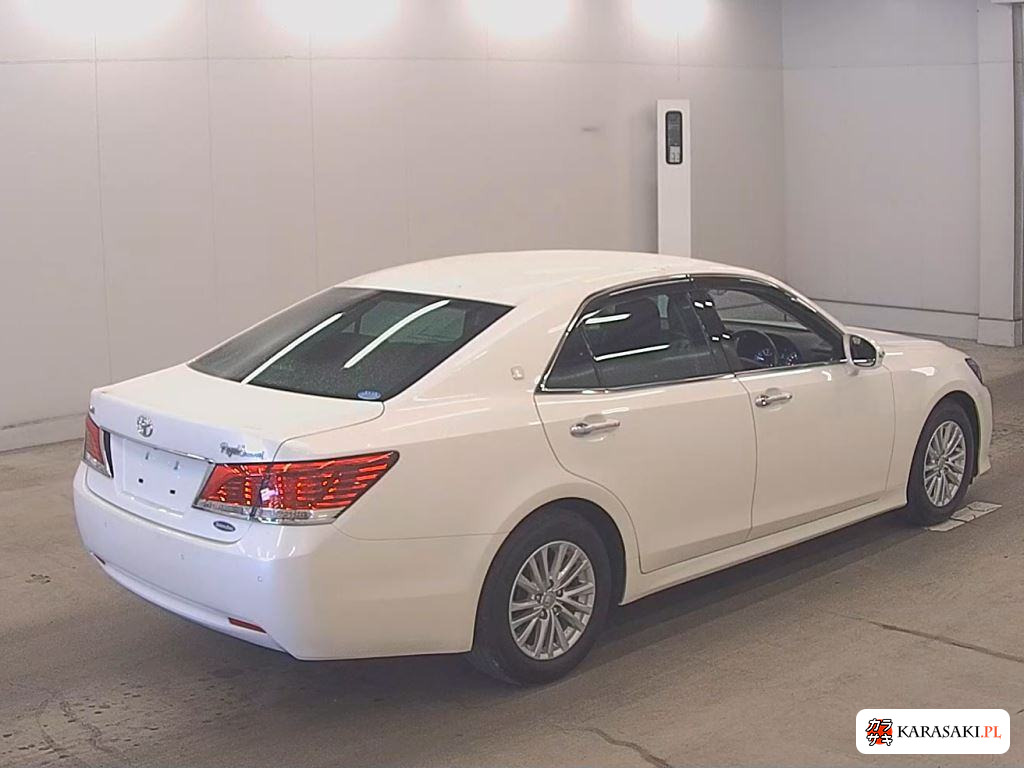 Toyota Crown 2015 з японського аукціону