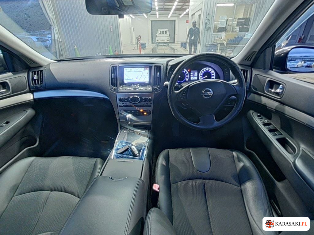Nissan Skyline 2011 z aukcji japońskiej