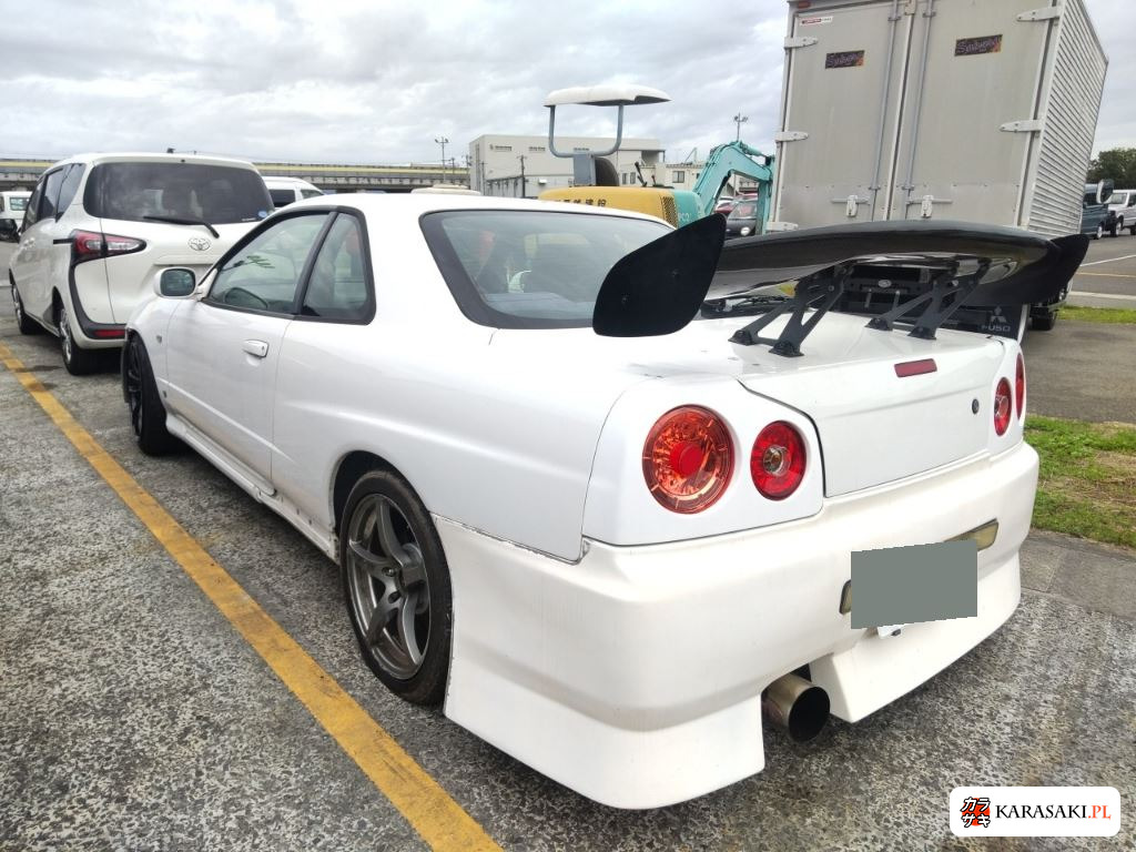 Nissan Skyline 1998 z aukcji japońskiej