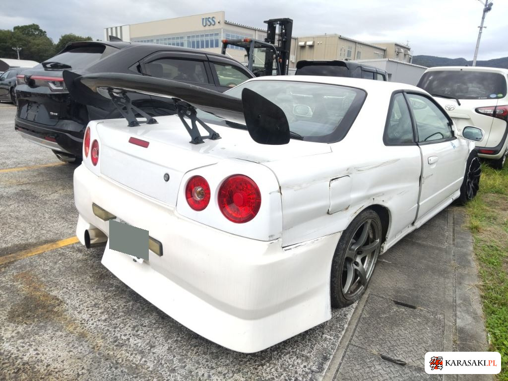 Nissan Skyline 1998 z aukcji japońskiej