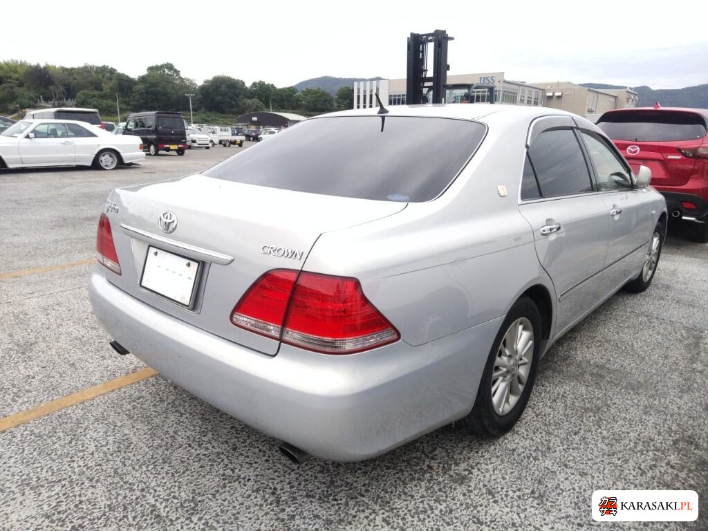 Toyota Crown 2004 z aukcji japońskiej