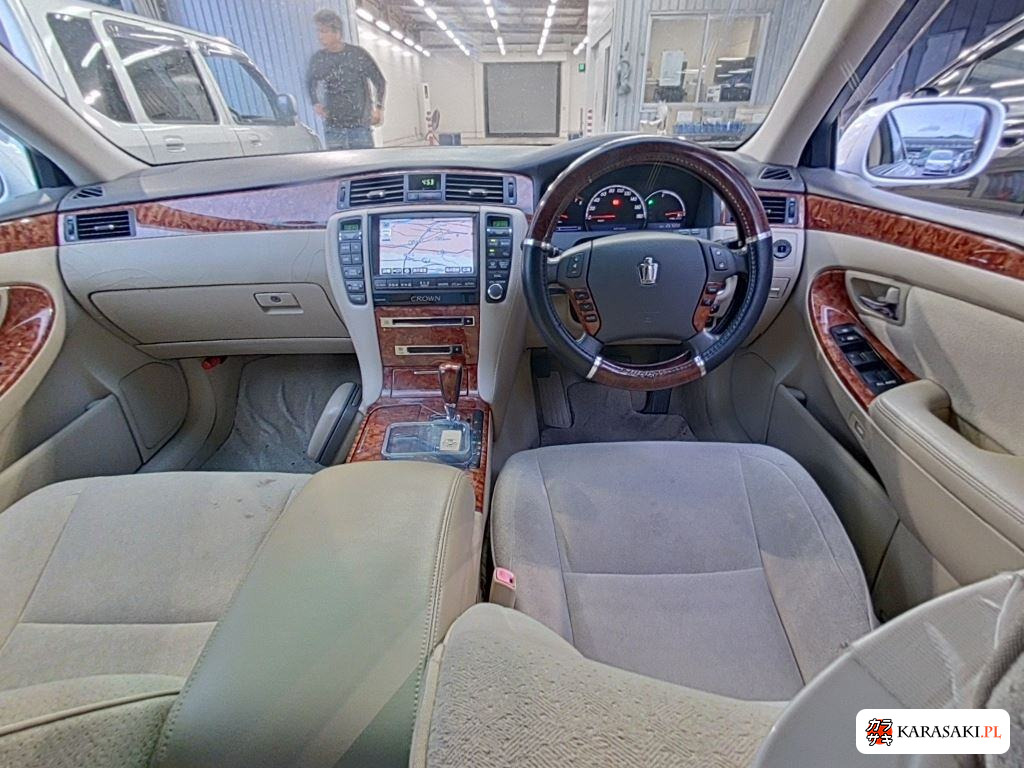 Toyota Crown 2005 z aukcji japońskiej