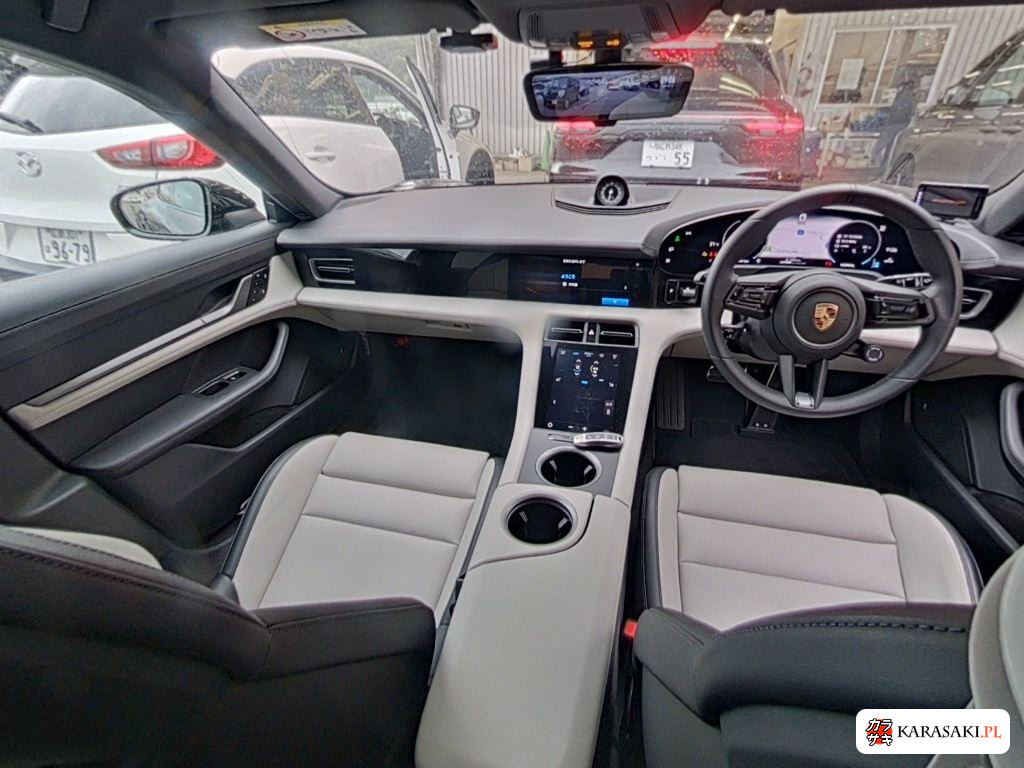 Porsche Taycan 2024 z aukcji japońskiej