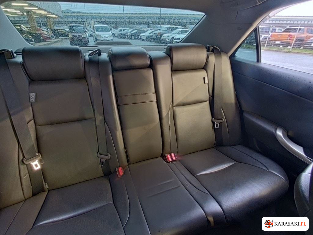 Toyota Crown 2011 z aukcji japońskiej