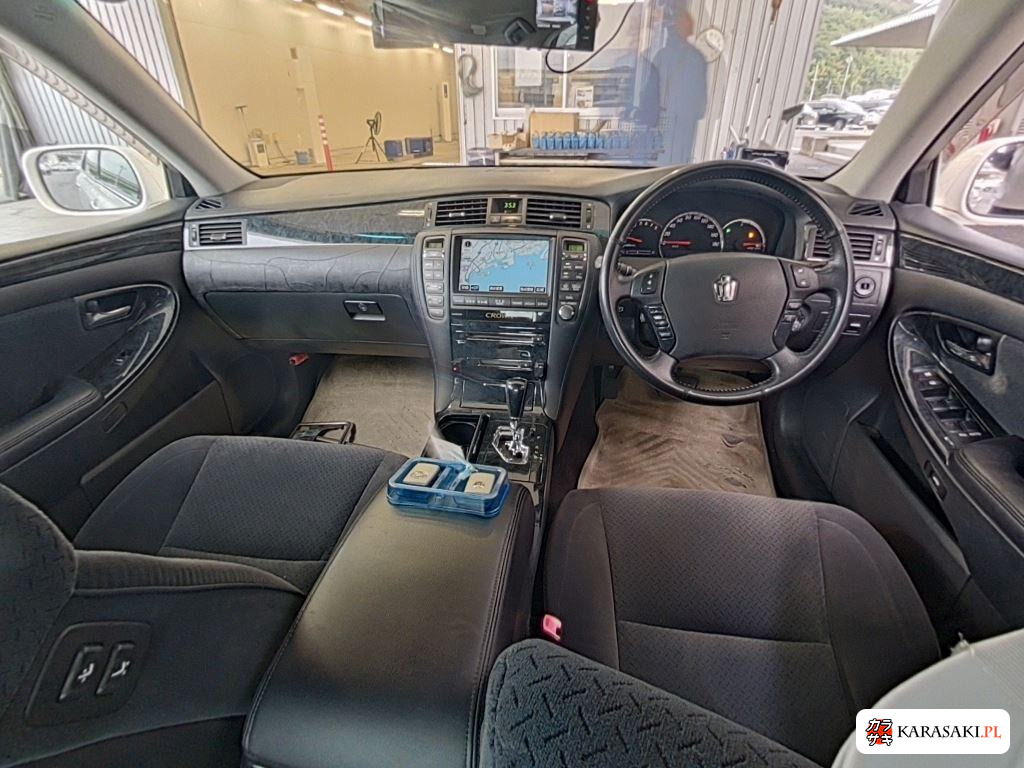 Toyota Crown 2006 z aukcji japońskiej