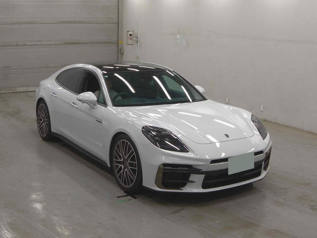 Porsche Panamera 2025 z aukcji japońskiej