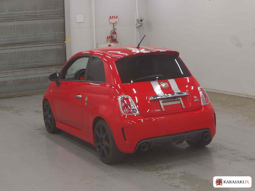 Abarth 695 Tributo Ferrari 2011 z aukcji japońskiej