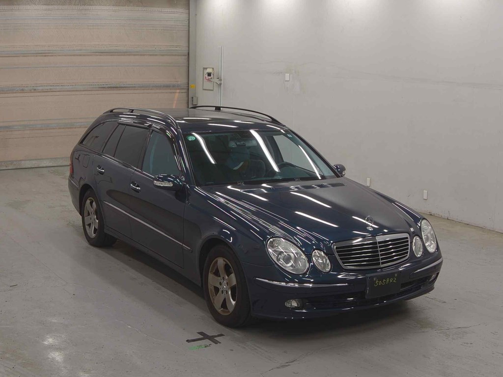Mercedes-Benz E-Class Stationwagon 2005 z aukcji japońskiej