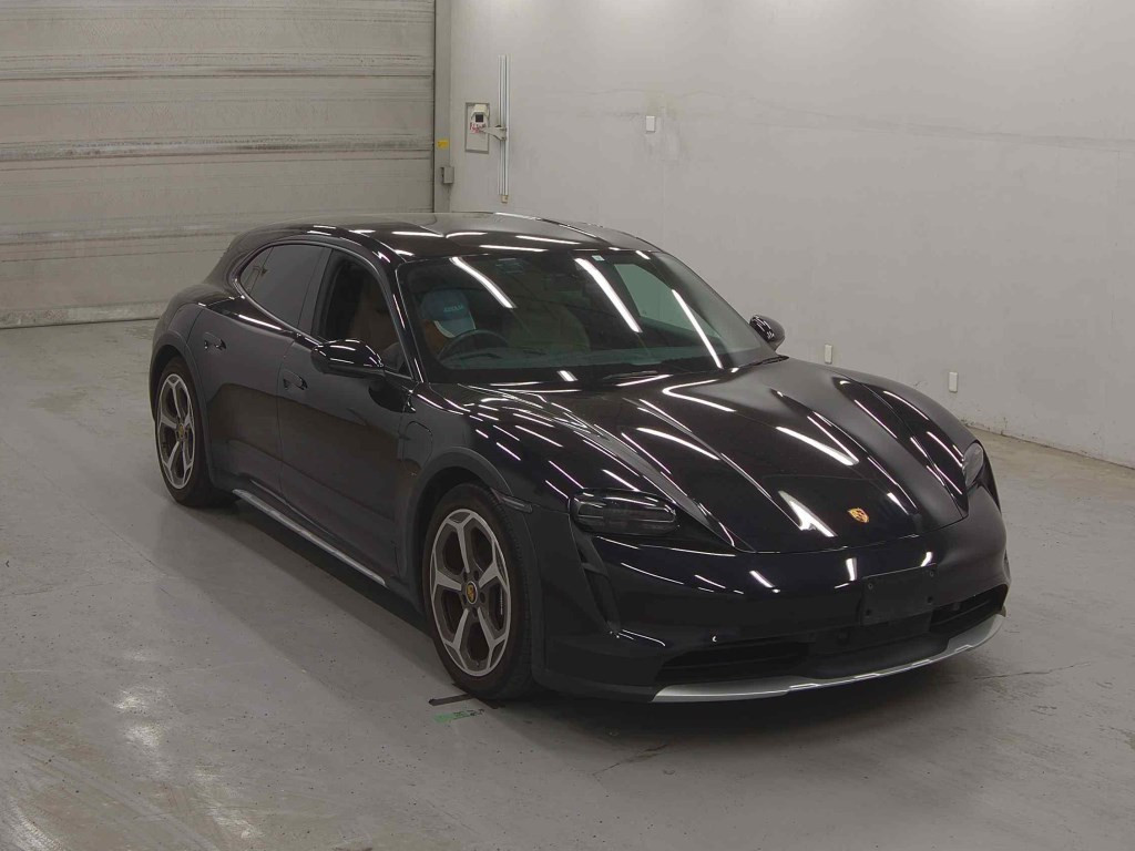Porsche Taycan 2023 z aukcji japońskiej