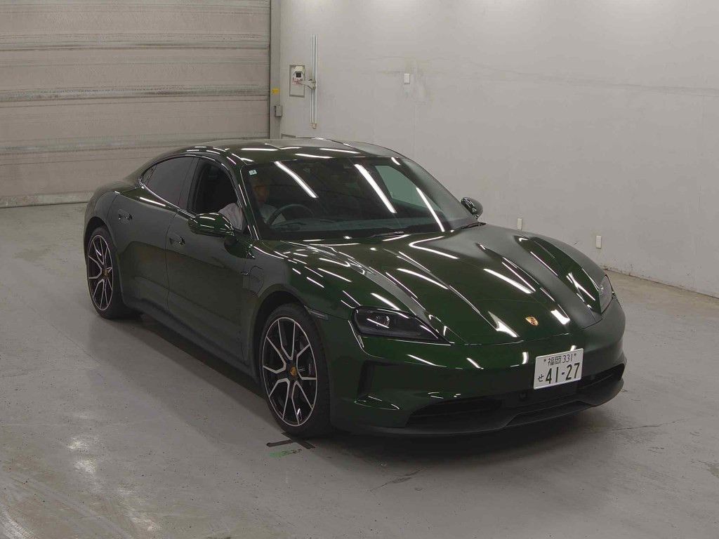Porsche Taycan 2025 z aukcji japońskiej