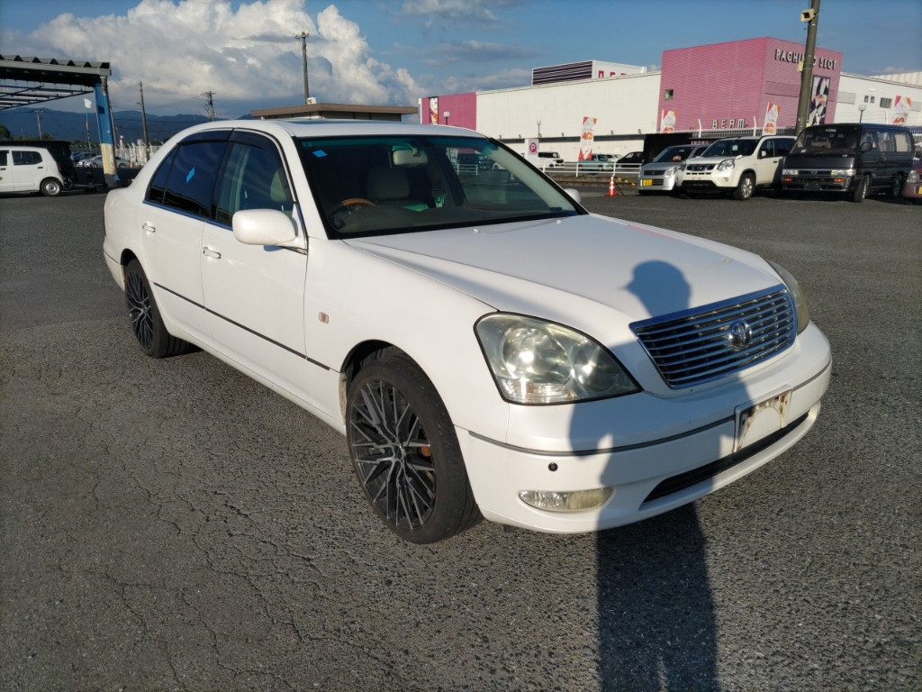 Toyota Celsior 2001 z aukcji japońskiej