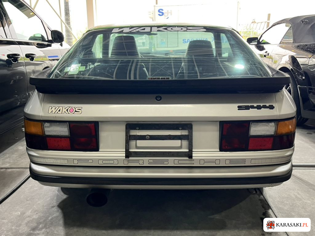 1986 Porsche 944 CP 8