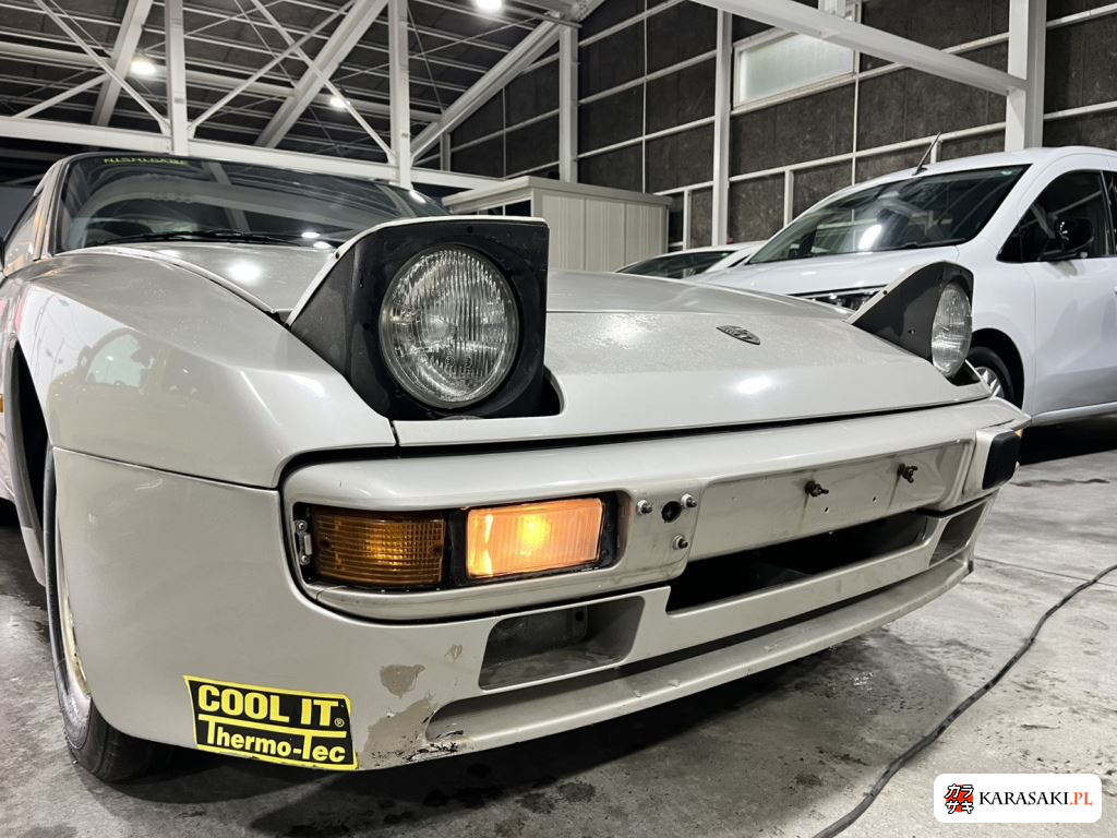 1986 Porsche 944 CP 13