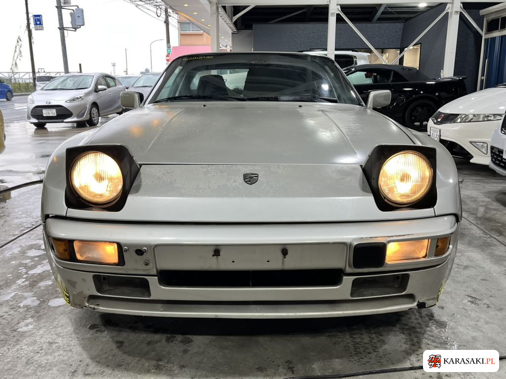 1986 Porsche 944 CP 10