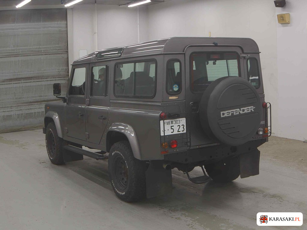 2023 Land Rover Defender 5D 4WD 110S 2