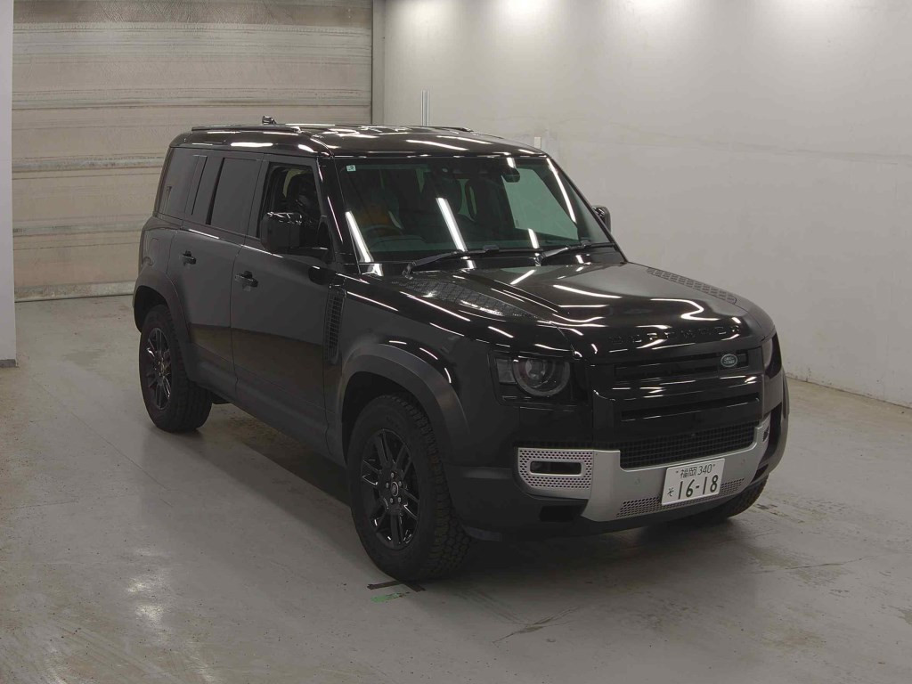 Land Rover Defender 2025 z aukcji japońskiej
