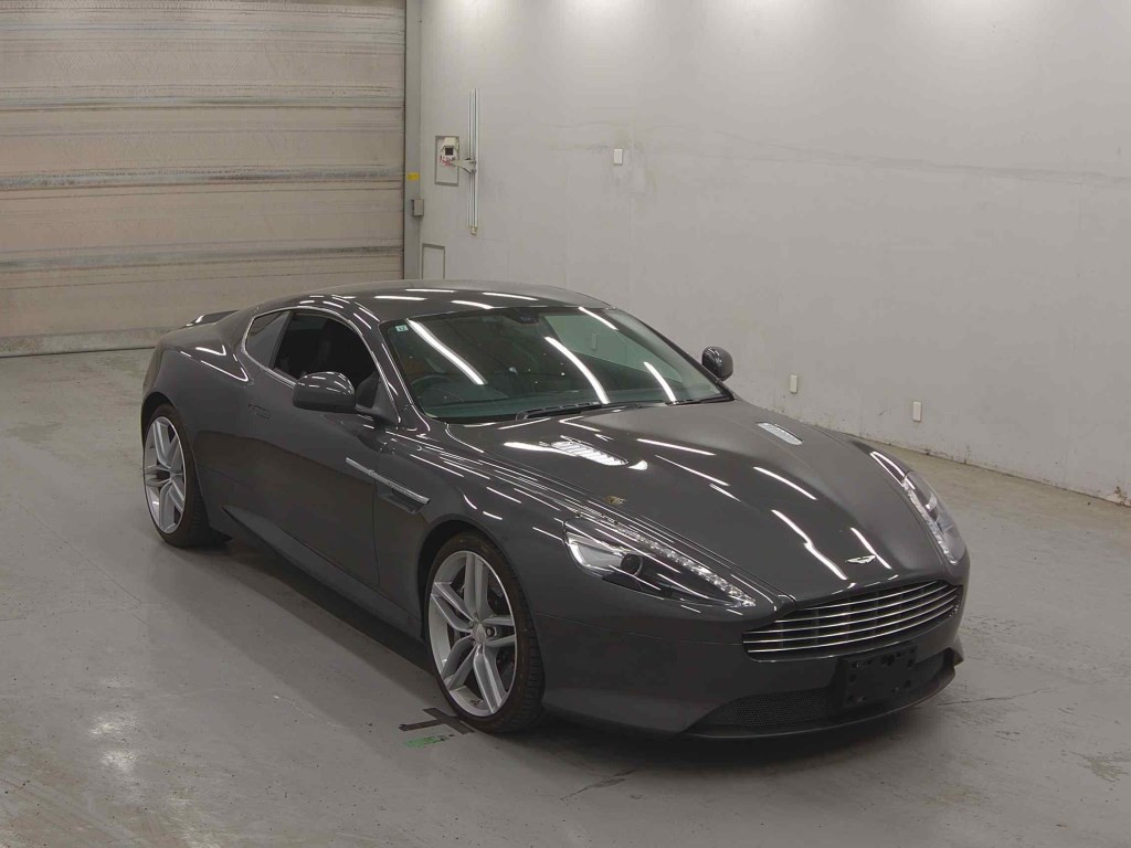 Aston Martin DB9 2015 z aukcji japońskiej