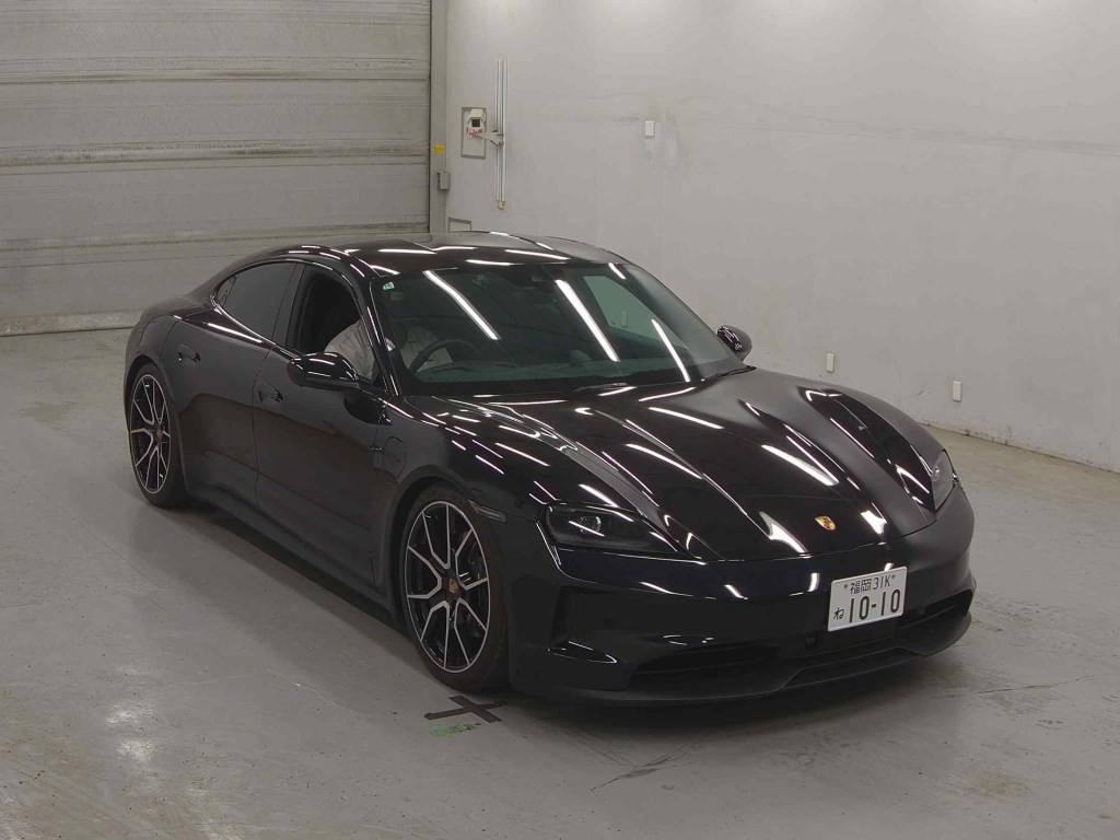 Porsche Taycan 2024 z aukcji japońskiej
