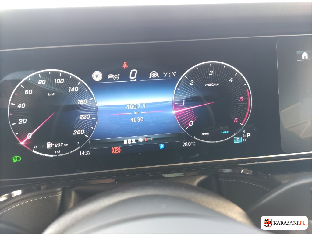 2025 Mercedes-Benz G-Class 5D 4WD G450D AMG Line Package 6